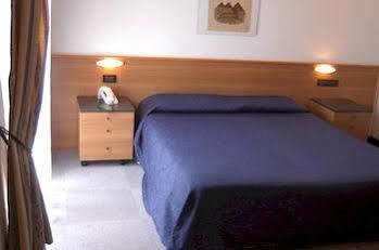 Mary Rose Hotel